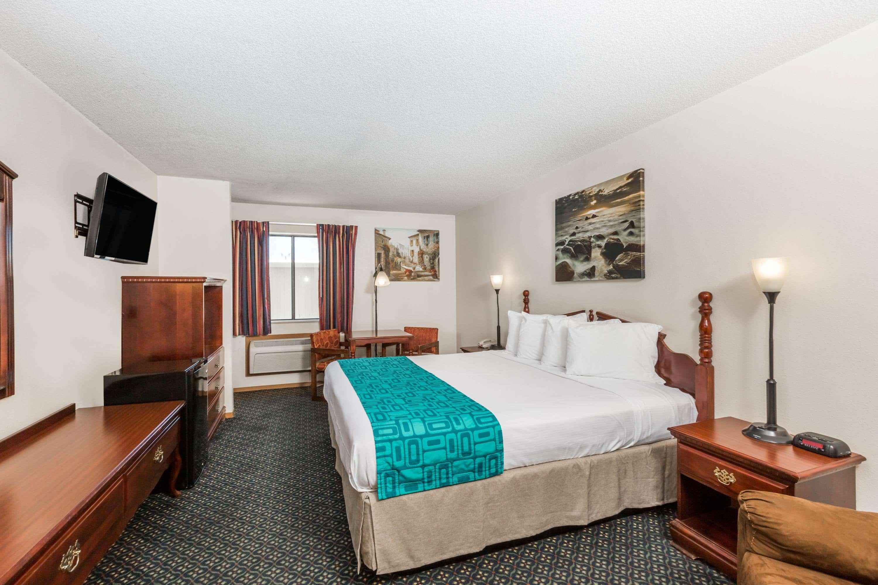 Howard Johnson By Wyndham Wichita Airport Bagian luar foto