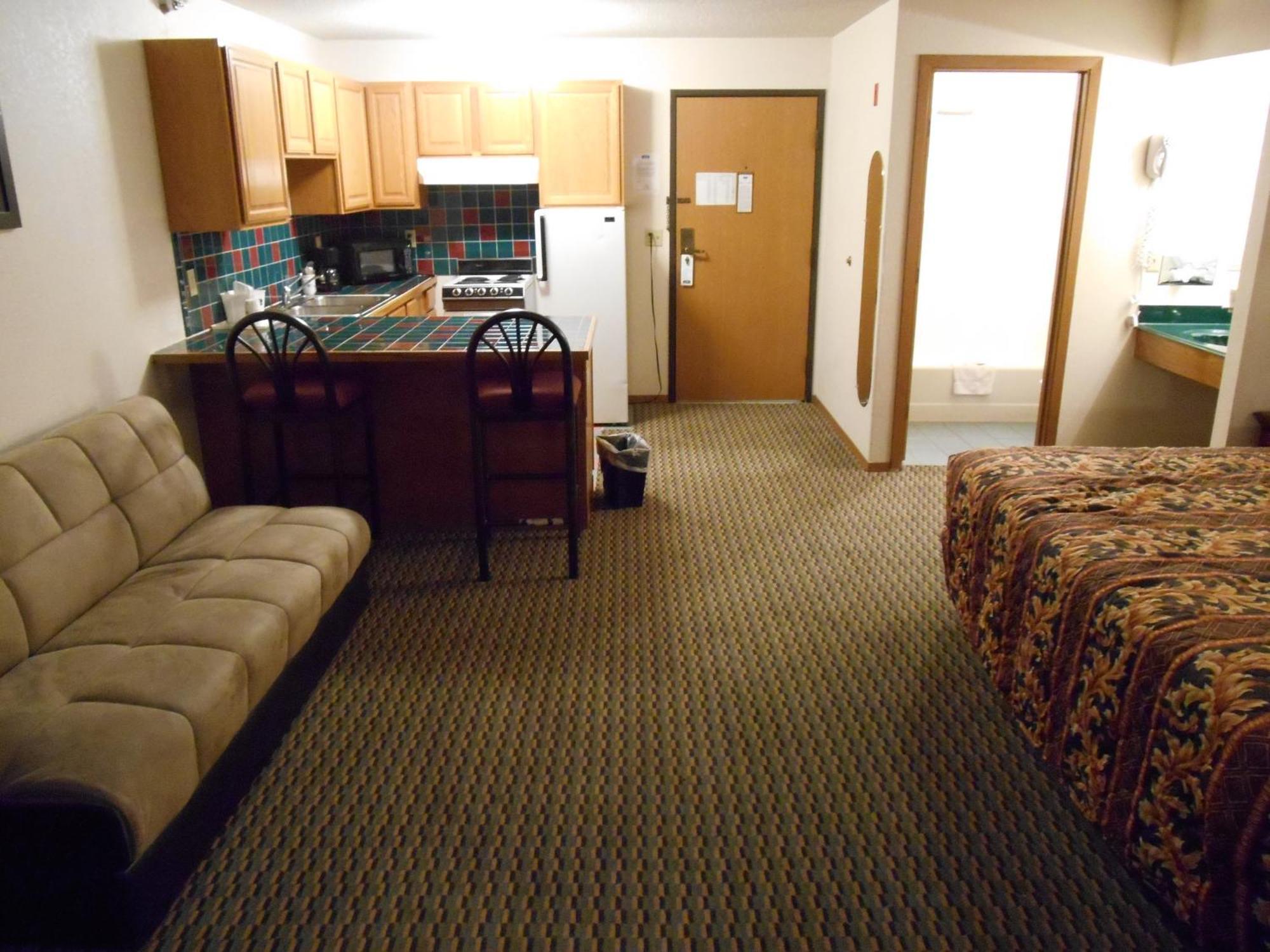 Howard Johnson By Wyndham Wichita Airport Bagian luar foto