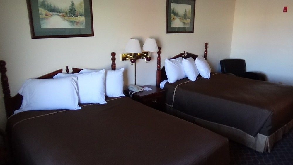 Howard Johnson By Wyndham Wichita Airport Bagian luar foto