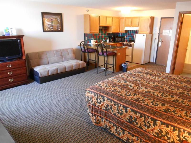 Howard Johnson By Wyndham Wichita Airport Bagian luar foto