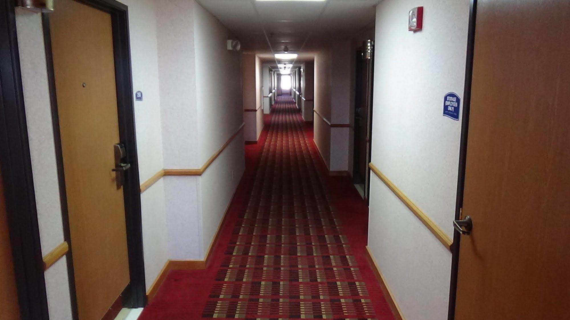 Howard Johnson By Wyndham Wichita Airport Bagian luar foto
